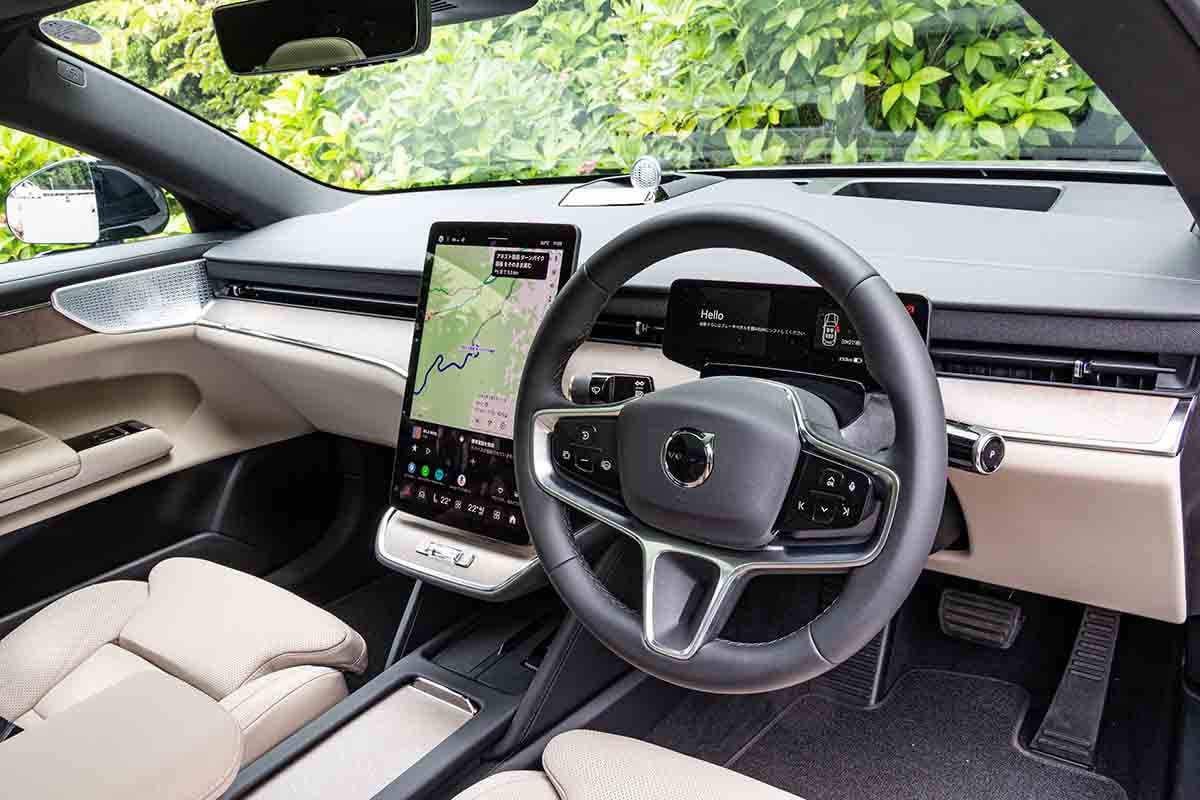 ボルボ新型「ES90」のインテリア