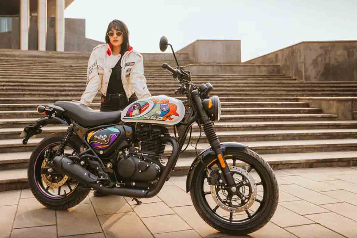 ロイヤルエンフィールド「ハンター350」2026年モデルに追加された新色「ムーンショットホワイト」