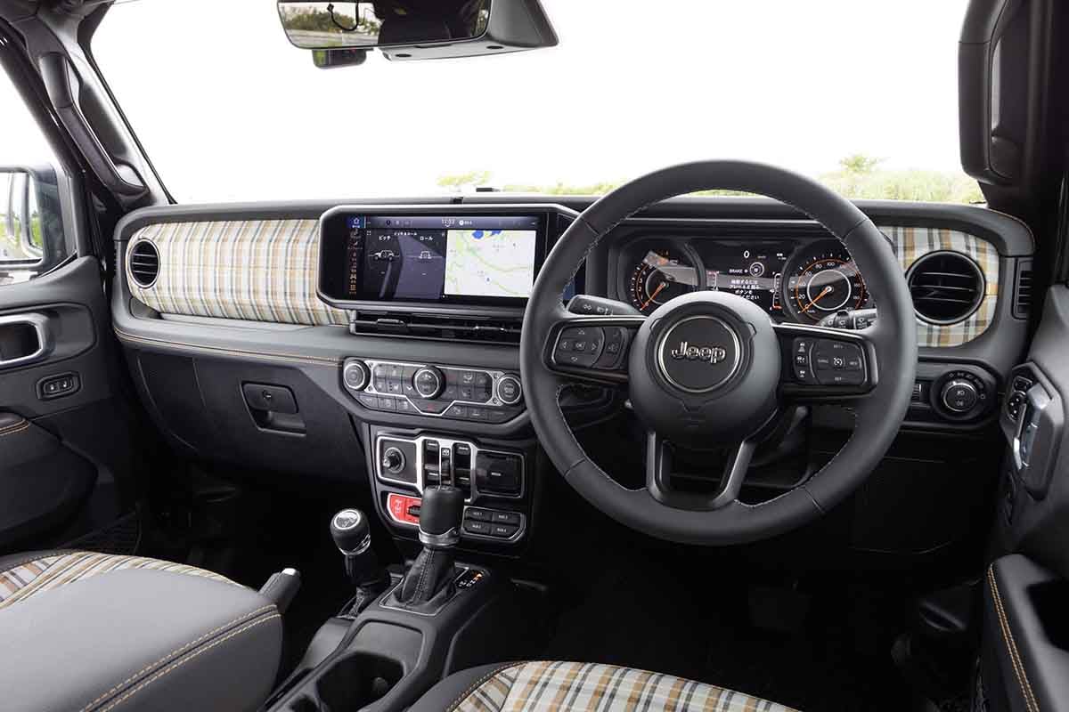 Jeep Wrangler 85th Anniversary Edition(ジープ・ラングラー85周年記念エディション)のインテリア