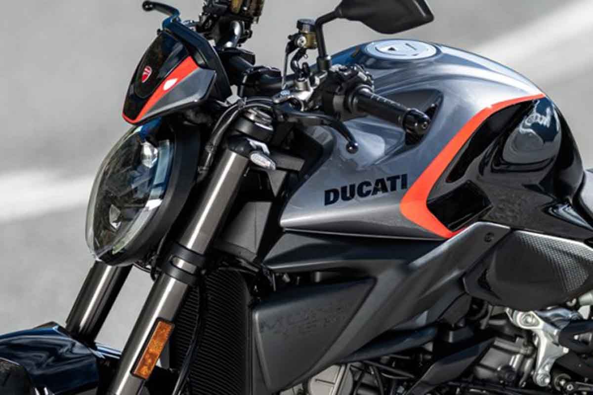 2026年7月に発売されたドゥカティ新型「モンスター」スポーツカラー