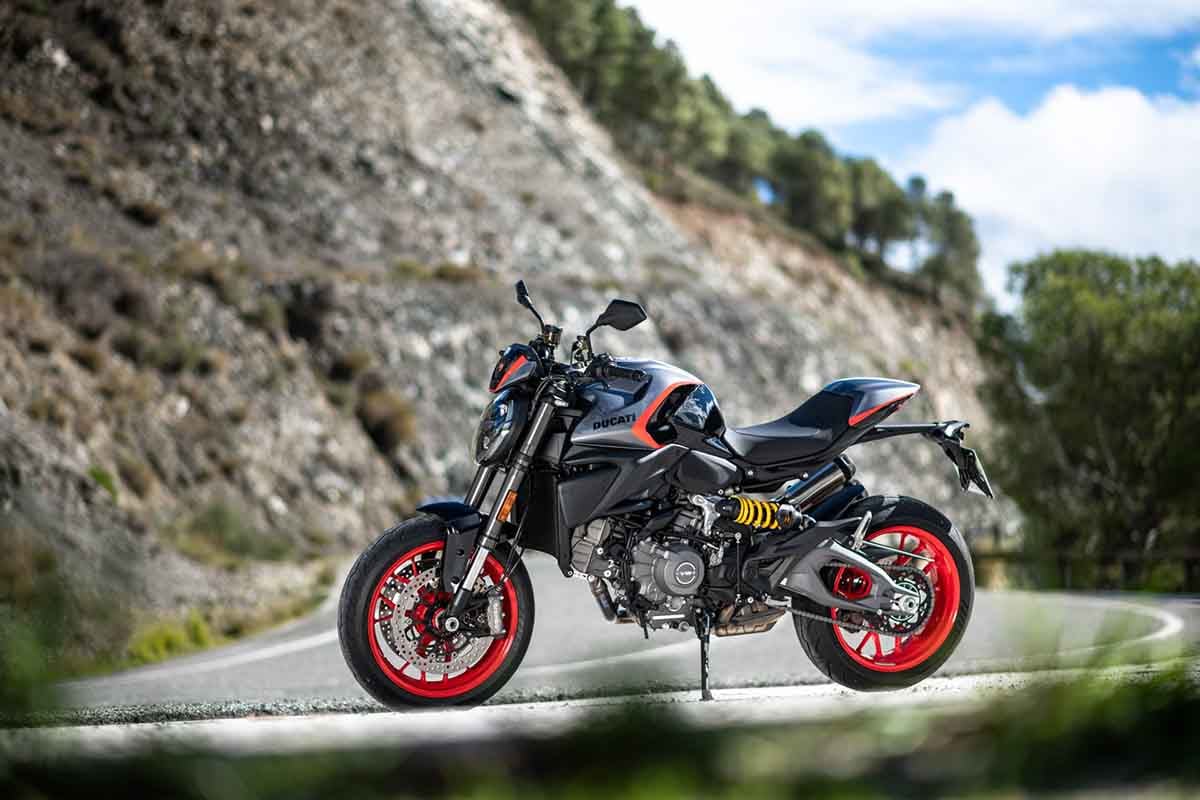 2026年7月に発売されたドゥカティ新型「モンスター」スポーツカラー