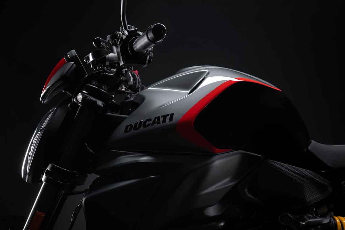 2026年7月に発売されたドゥカティ新型「モンスター」スポーツカラー