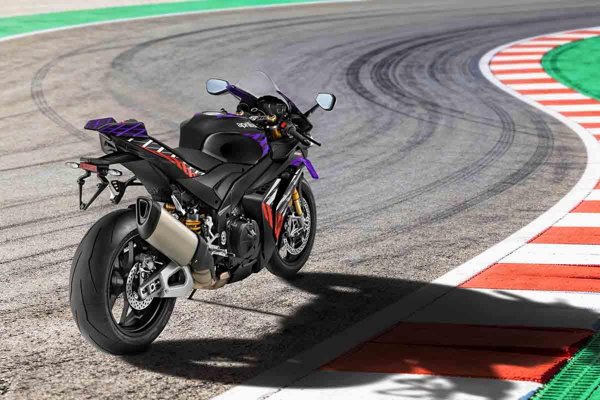 12台限定で日本に上陸したアプリリア新型「RSV4 Factory」