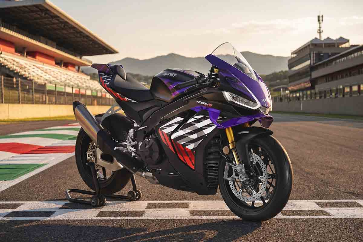 12台限定で日本に上陸したアプリリア新型「RSV4 Factory」