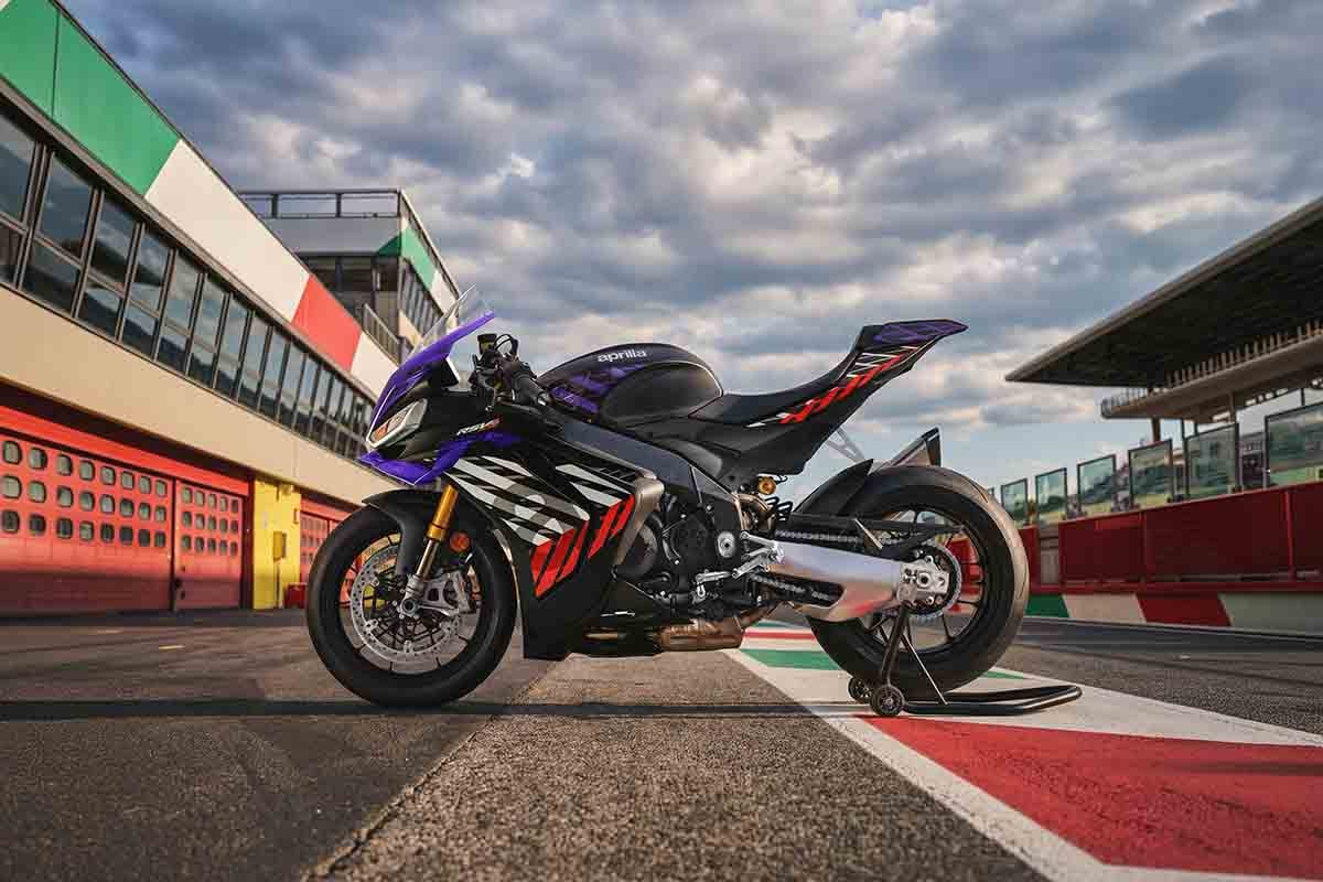 12台限定で日本に上陸したアプリリア新型「RSV4 Factory」