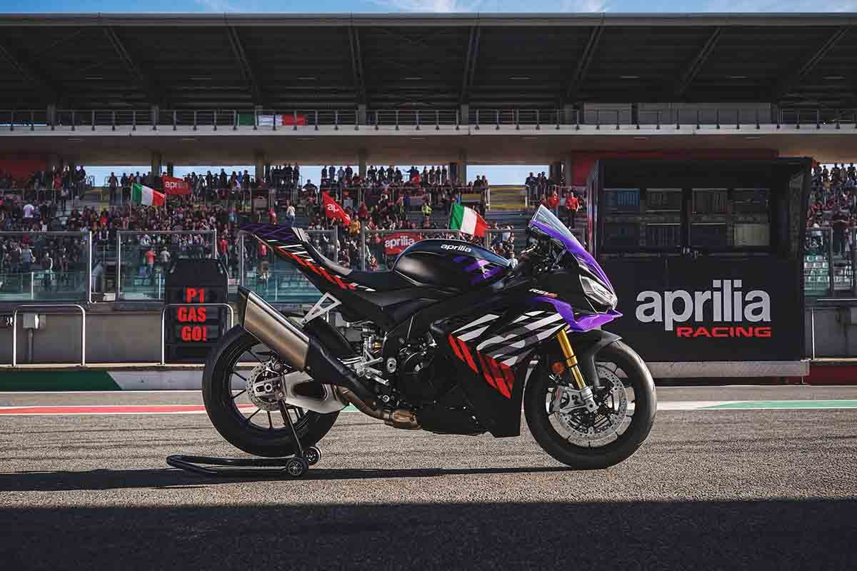 12台限定で日本に上陸したアプリリア新型「RSV4 Factory」
