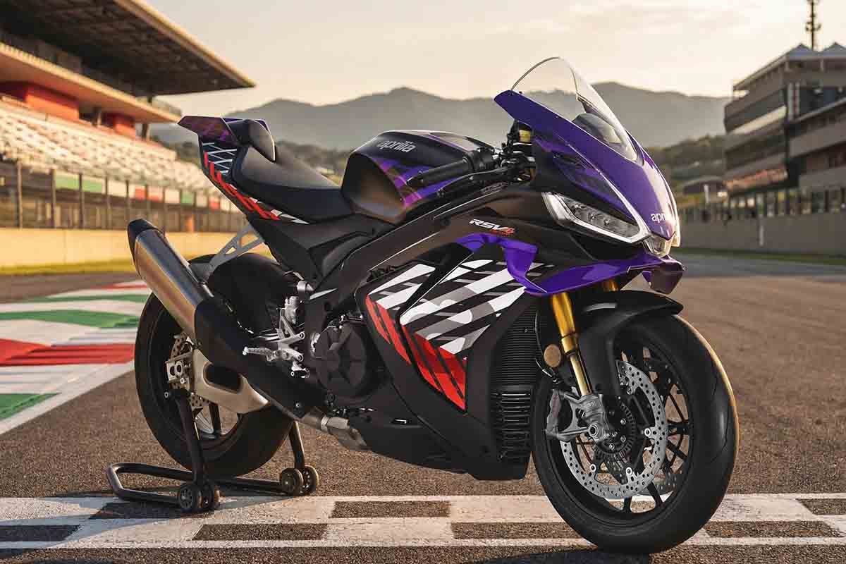 12台限定で日本に上陸したアプリリア新型「RSV4 Factory」