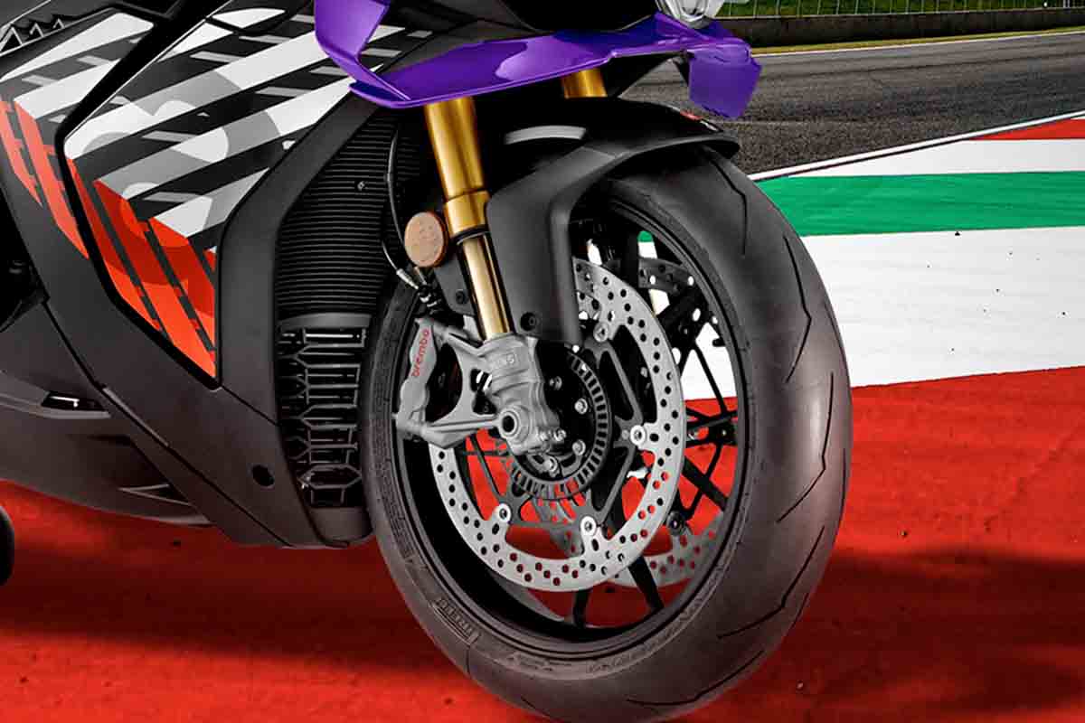 12台限定で日本に上陸したアプリリア新型「RSV4 Factory」