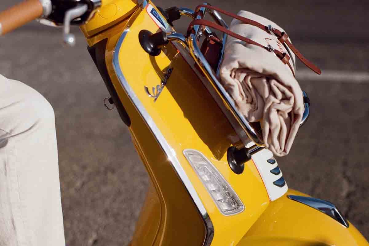 欧州で登場した限定モデル、ベスパ「プリマベーラ125 ジジエディション」