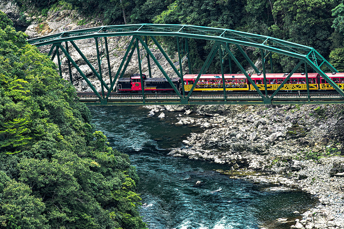 嵯峨野観光鉄道「嵯峨野トロッコ列車」