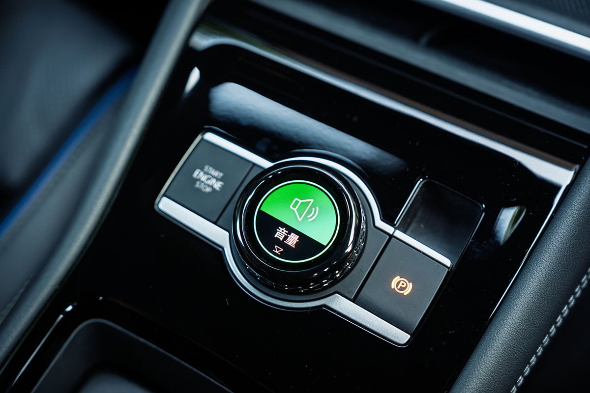 フォルクスワーゲン「ティグアン TDI 4モーション Rライン」