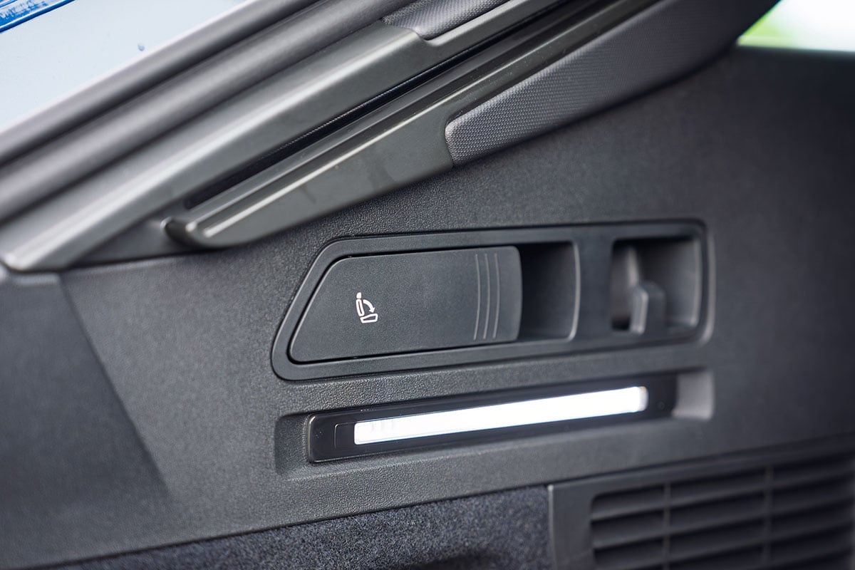 アウディ新型「A6アバント」