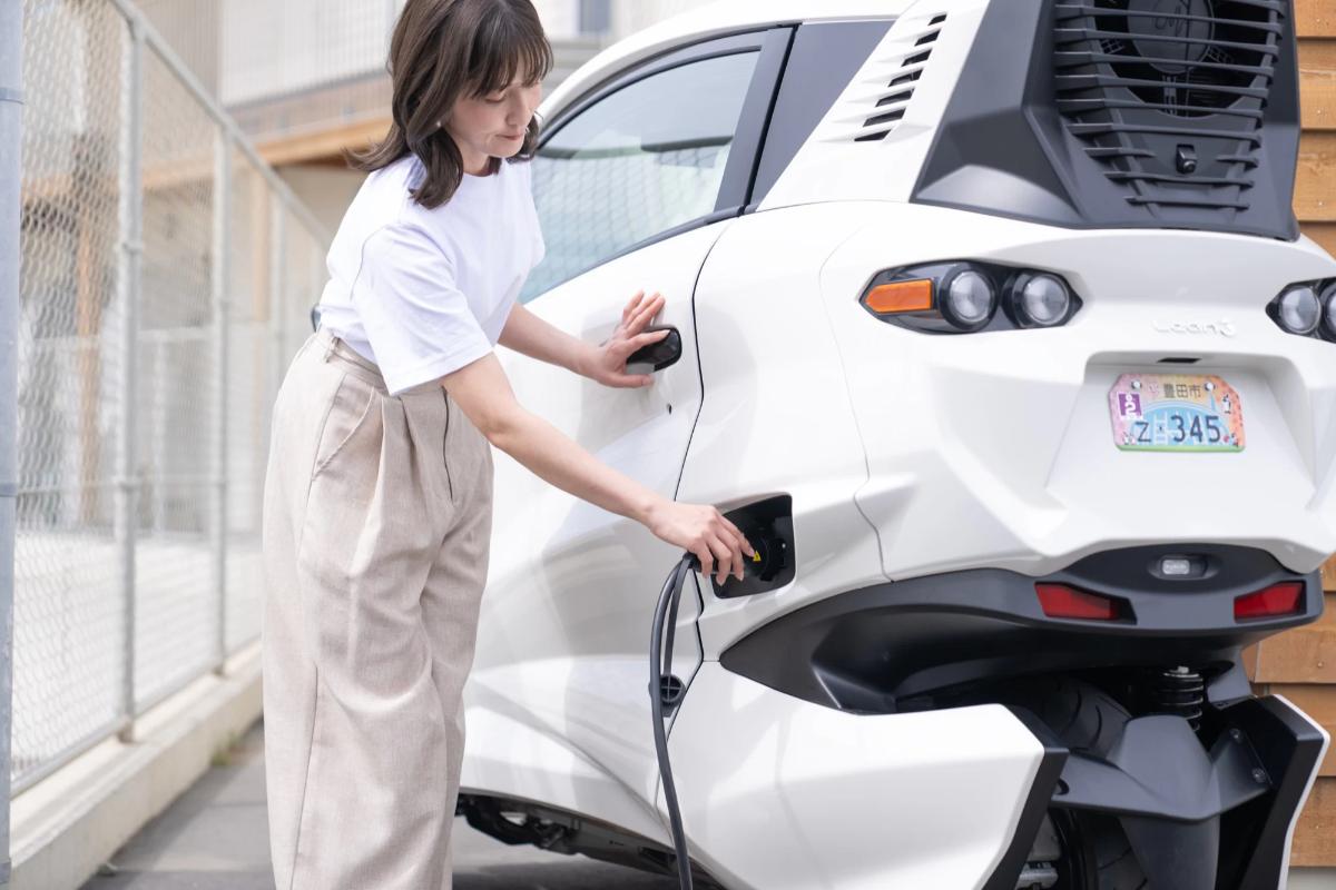 リーンモビリティが開発した3輪EV「リーンスリー」