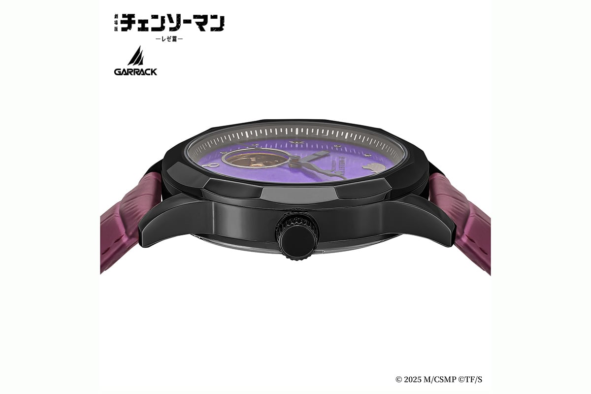 ボムとマキマのケースは円形と12角形が融合したデザイン。