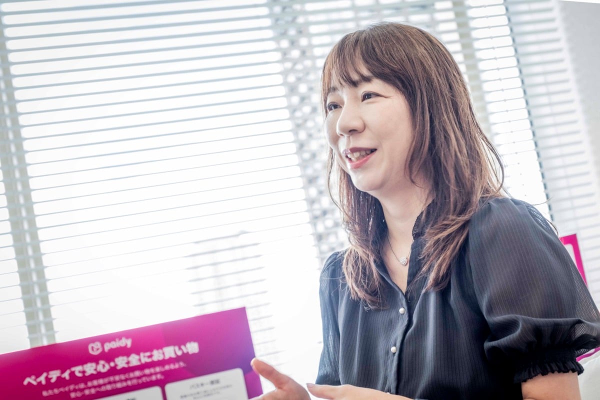 アカウントの「乗っ取り遊び」や認証コードの扱いについて説明する鈴木氏。悪ふざけのつもりでも、なりすましやDMの閲覧、金銭被害へ発展する可能性があると注意を促した