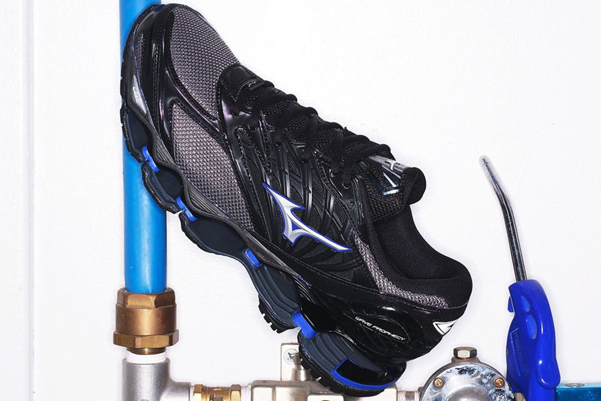 MIZUNO WAVE PROPHECY LS -KICKS LAB. EXCLUSIVE-（チャコール×シルバー×ブルー）：2万7500円