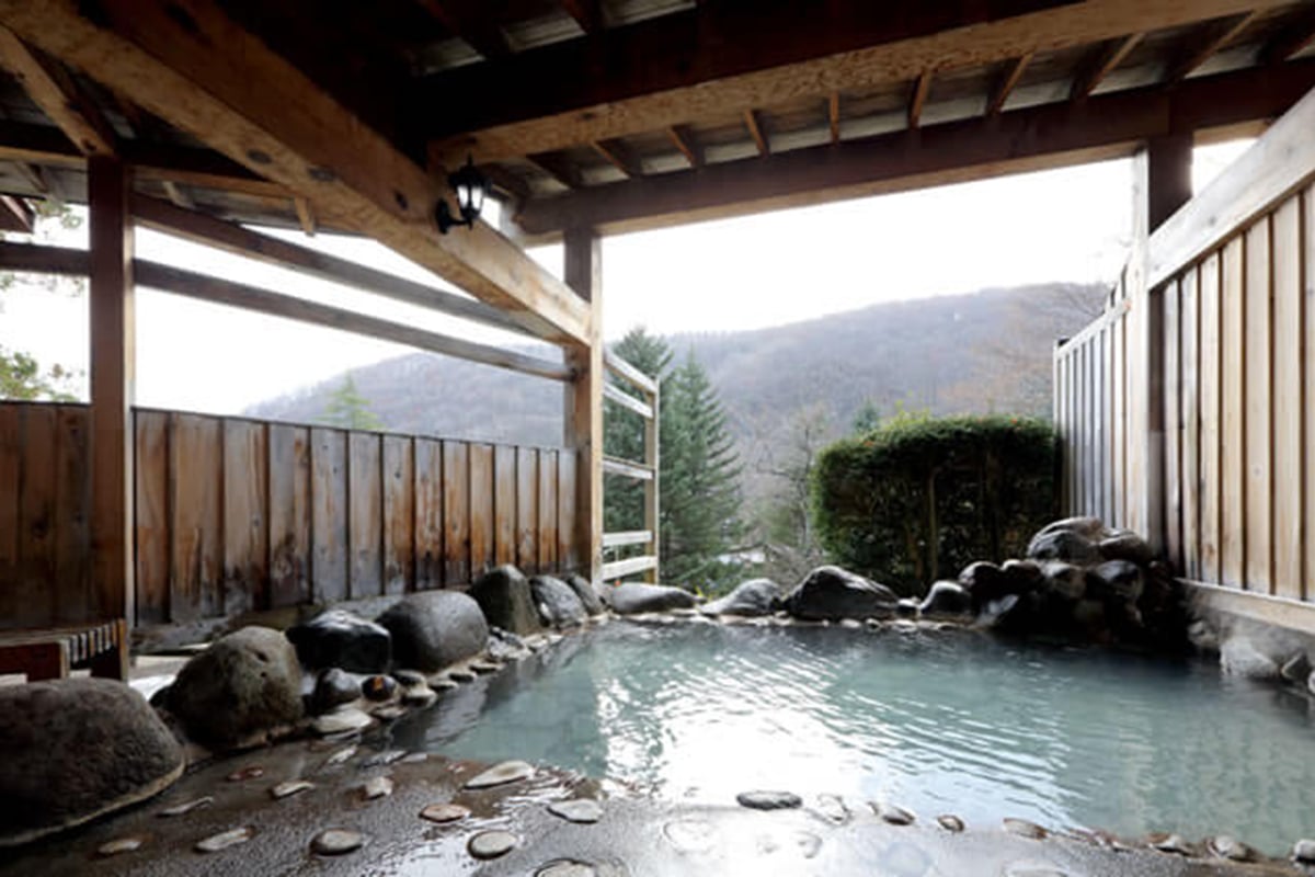 青森県「十和田湖温泉郷」