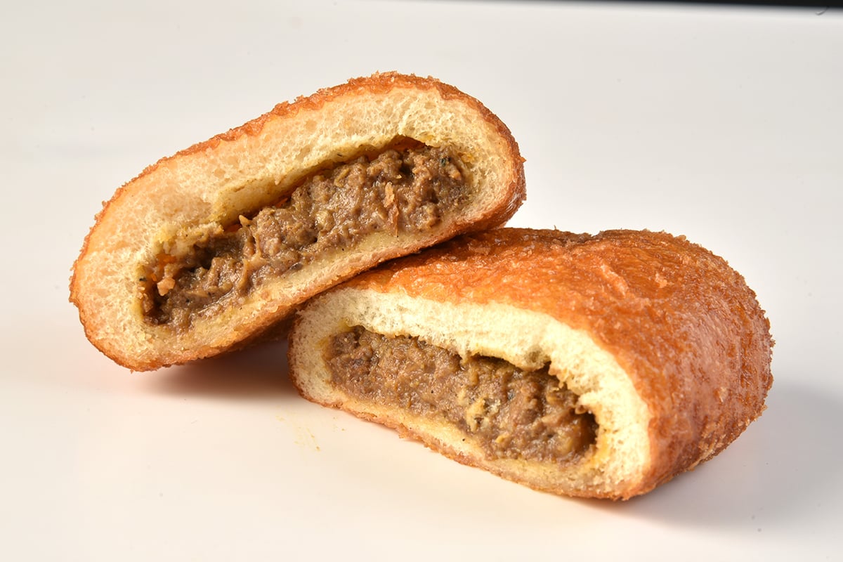 道の駅 おとふけの「牛ぎゅうカレーパン」（1個350円）