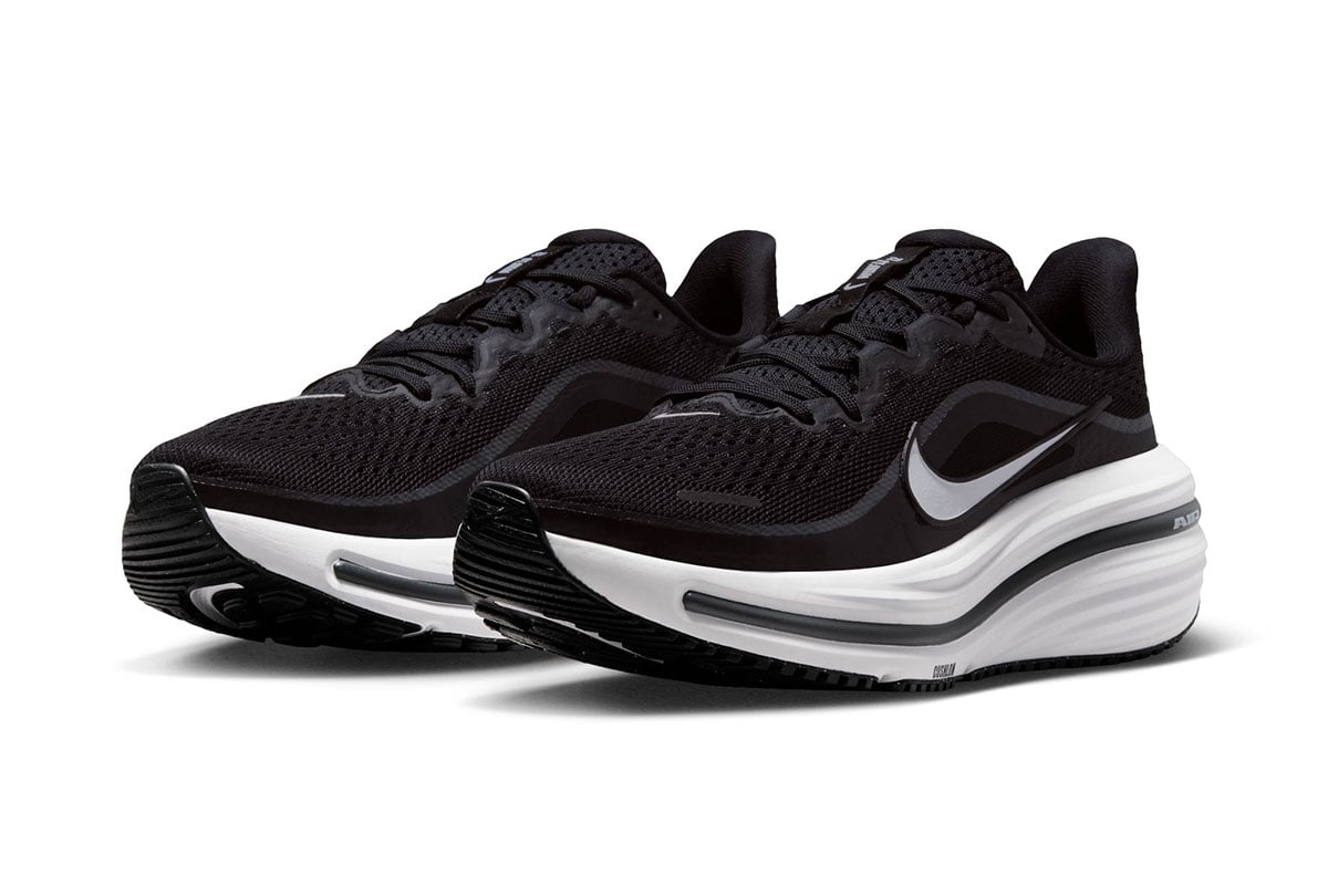 ウィメンズ エアウィンフロ12（002BLACK／WHITE）：1万3200円
