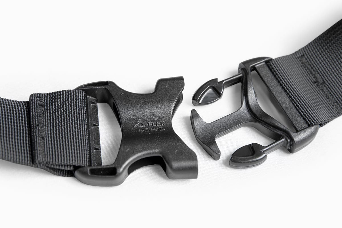バックル類にはDURAFLEX製を採用