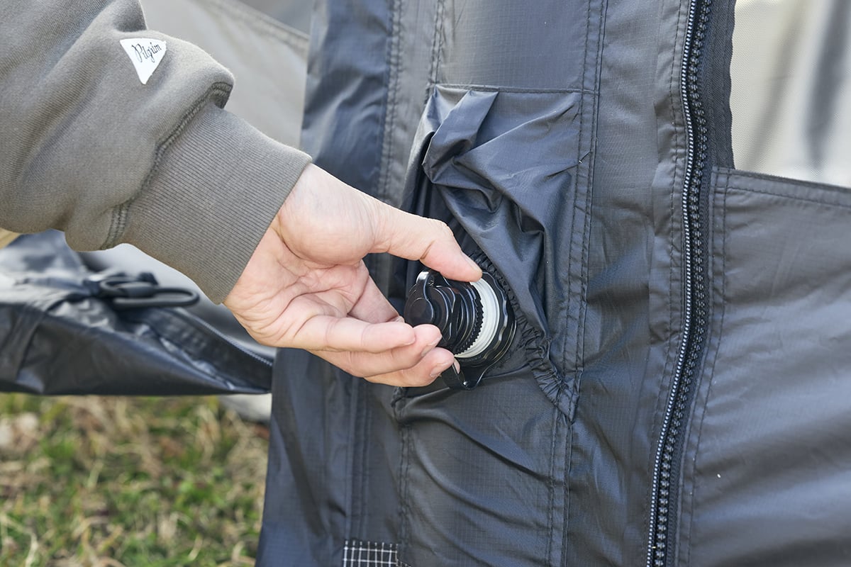 過圧時に自動で圧を逃がす安全弁を搭載