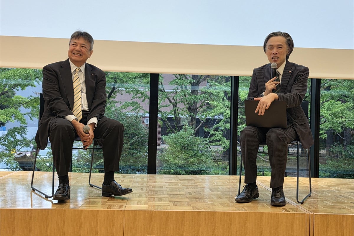 (左)象印マホービン株式会社 第一事業部 部長 宇都宮 定氏、(右)東京農業大学 応用生物科学部 農芸化学科 教授 辻井 良政氏。