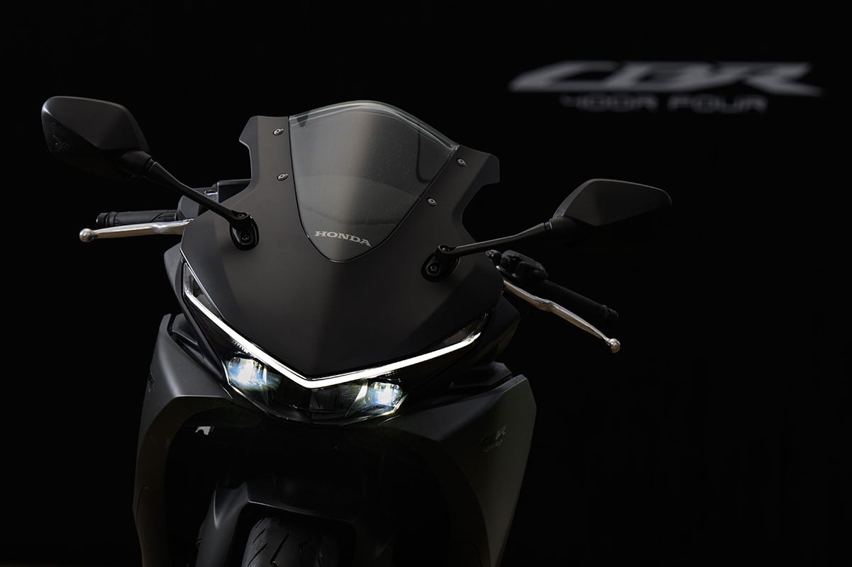 ホンダ新型「CBR400Rフォア Eクラッチ」