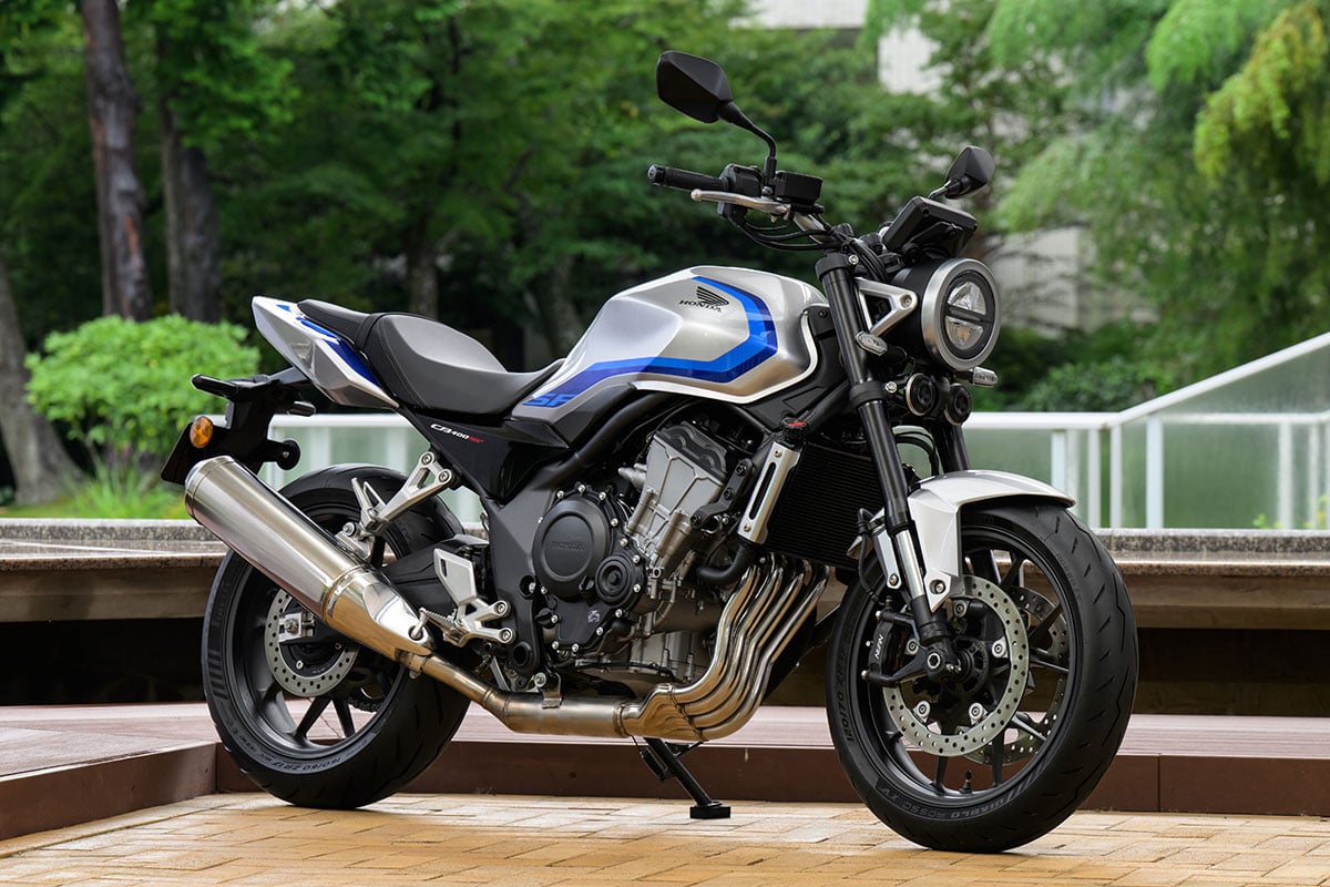 ホンダ新型「CB400スーパーフォア Eクラッチ」