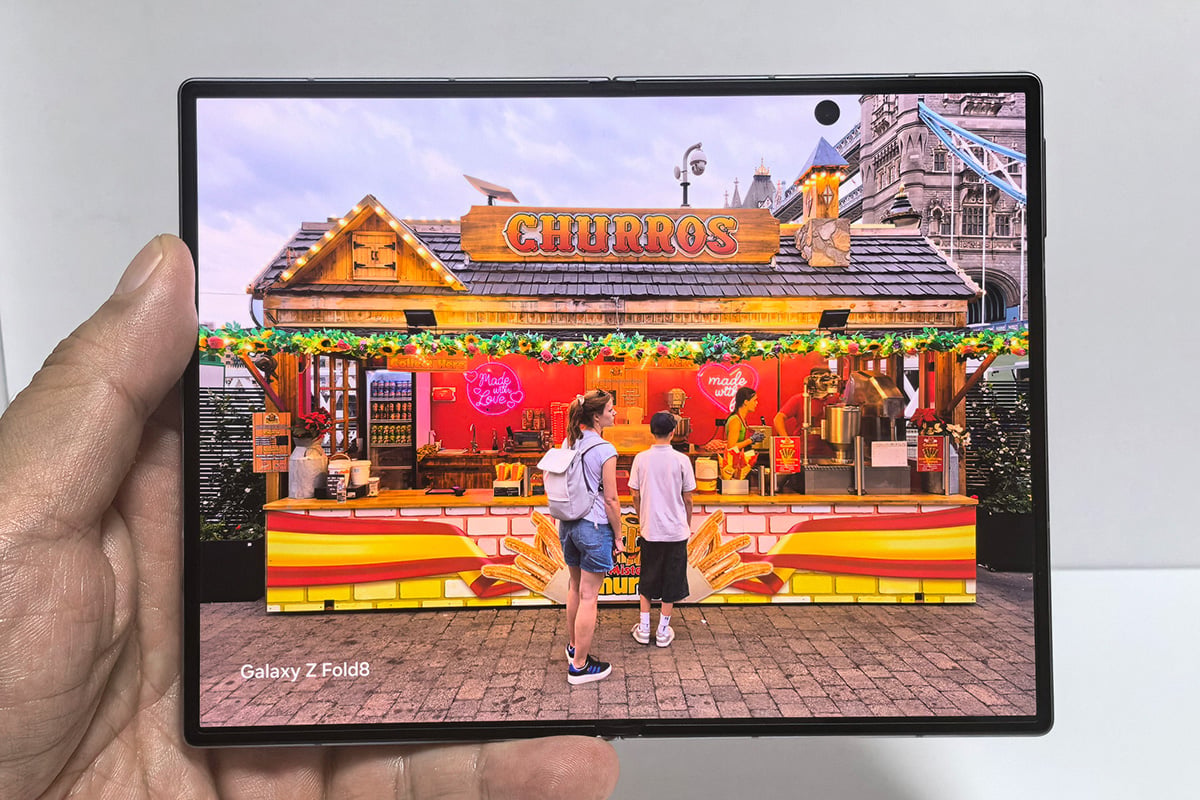 4:3画面で写真や動画を大きく表示できる