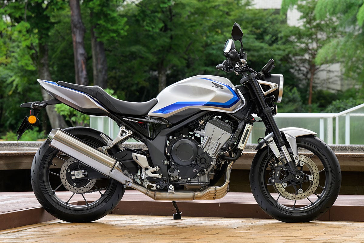 ホンダ新型「CB400スーパーフォア Eクラッチ」
