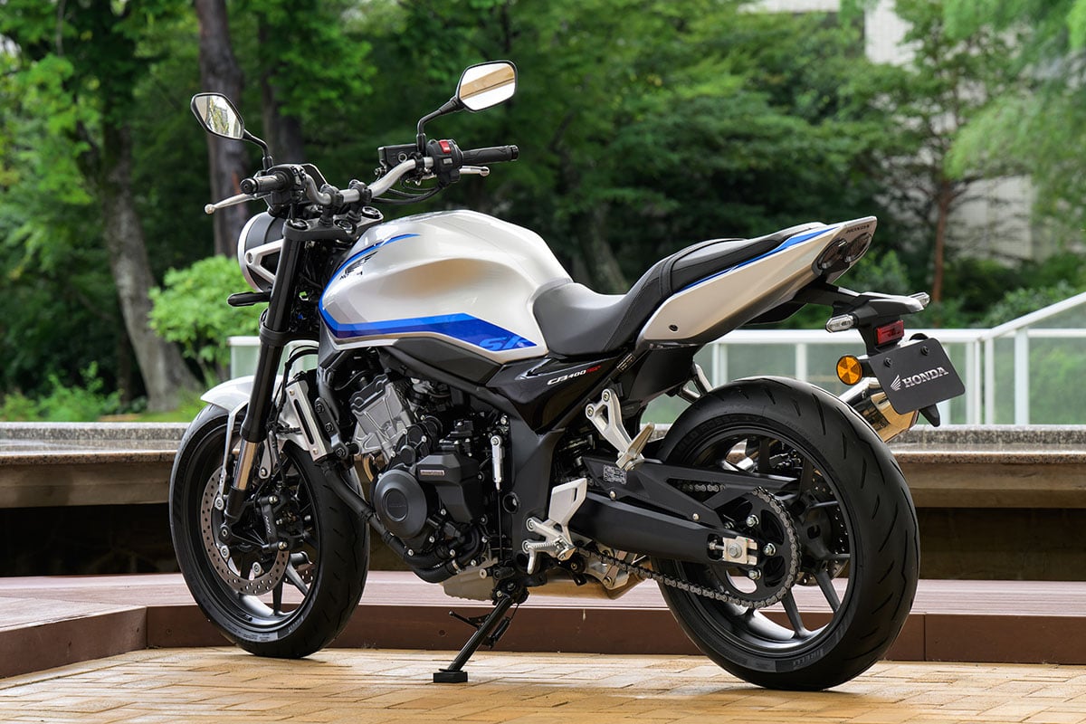 ホンダ新型「CB400スーパーフォア Eクラッチ」