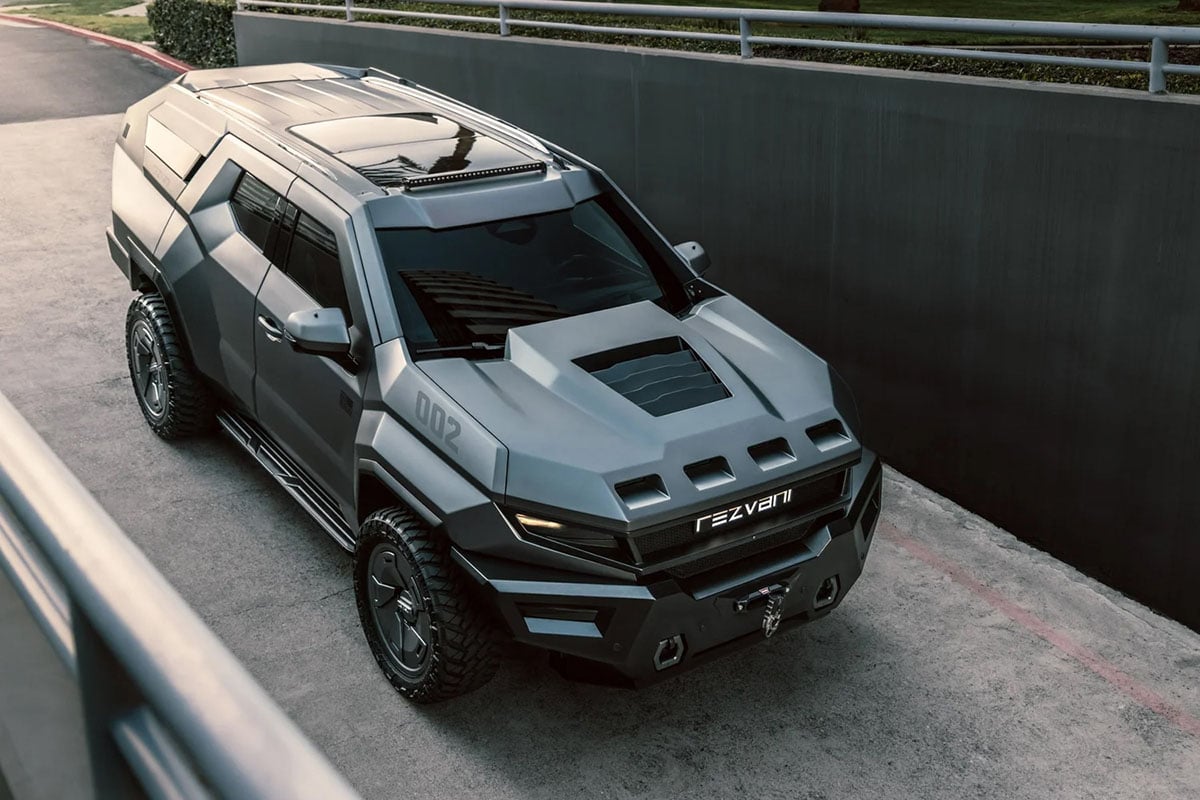 2022年に登場した、“世界で最もタフ”とうたわれる3列シートSUV「ヴェンジェンス」（C）Rezvani Motors
