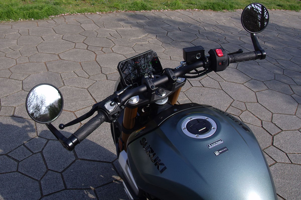 スズキ「GSX-8T」