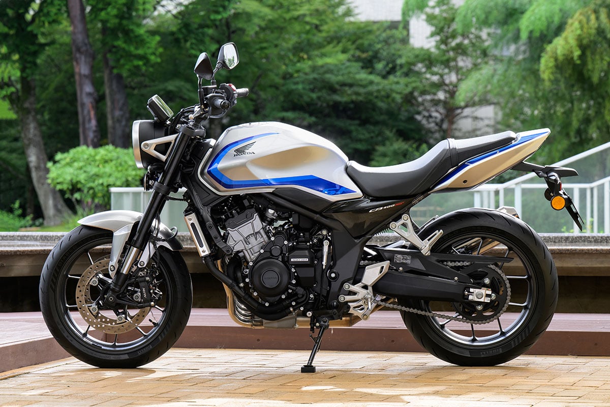 ホンダ新型「CB400スーパーフォア Eクラッチ」