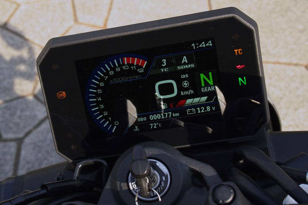 スズキ「GSX-8T」
