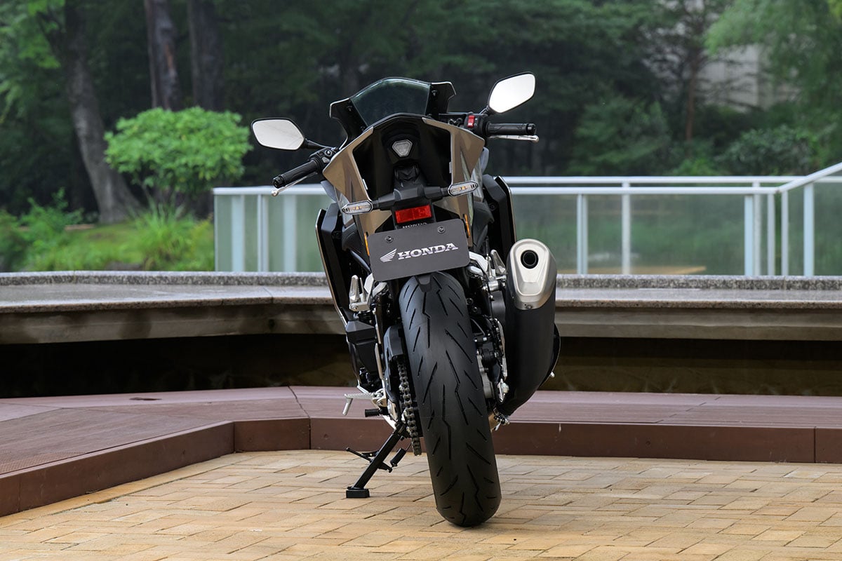 ホンダ新型「CBR400Rフォア Eクラッチ」