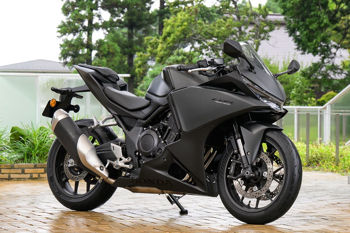 ホンダ新型「CBR400Rフォア Eクラッチ」