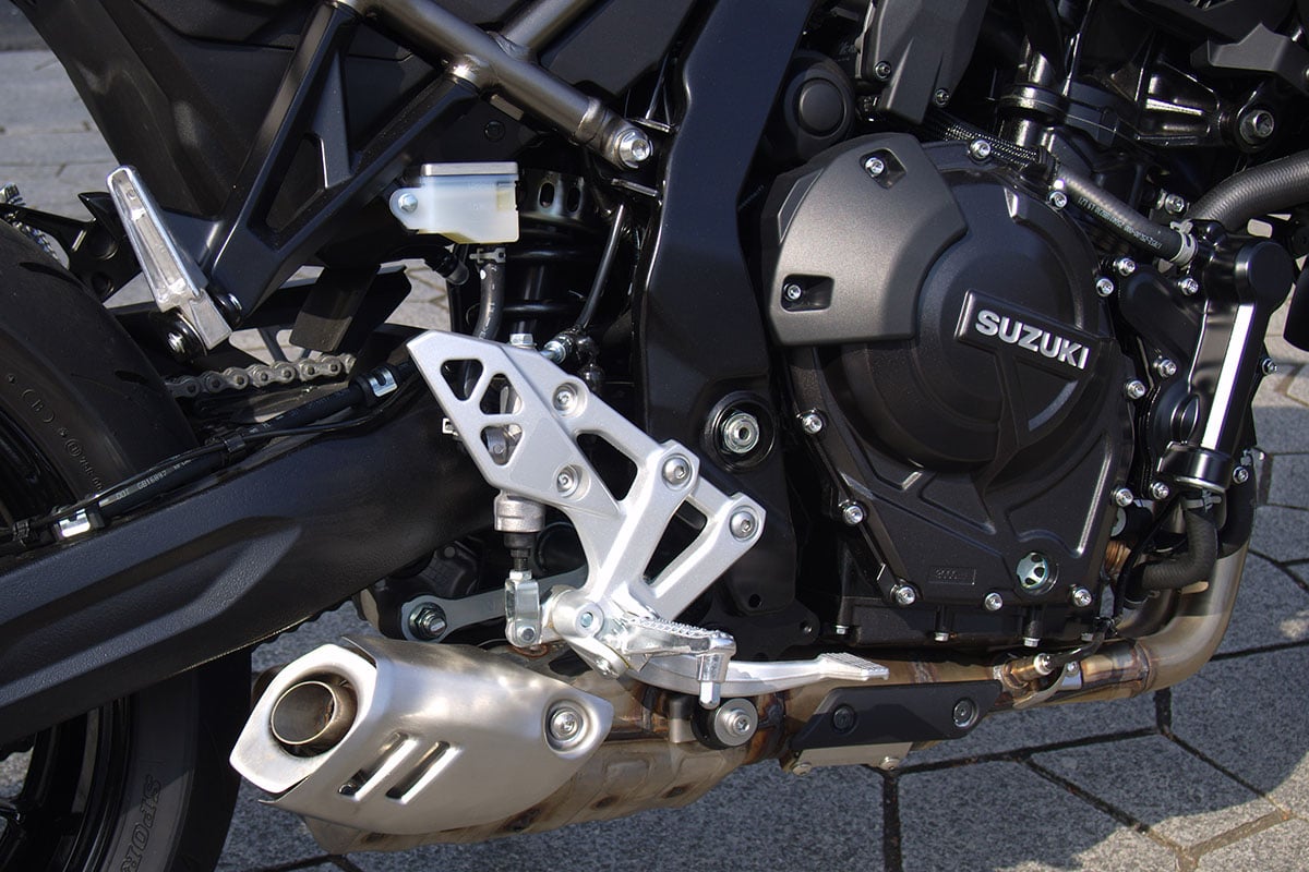 スズキ「GSX-8T」
