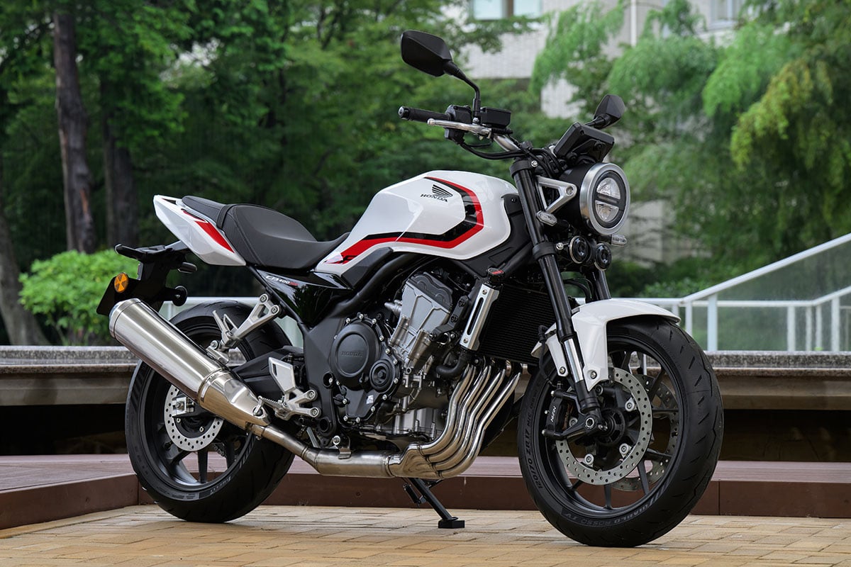 ホンダ新型「CB400スーパーフォア Eクラッチ」
