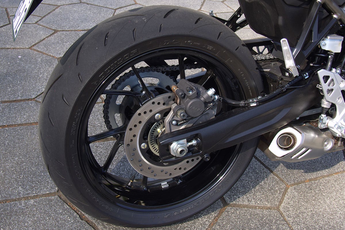 スズキ「GSX-8T」