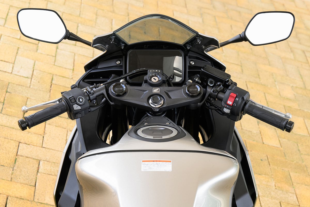 ホンダ新型「CBR400Rフォア Eクラッチ」