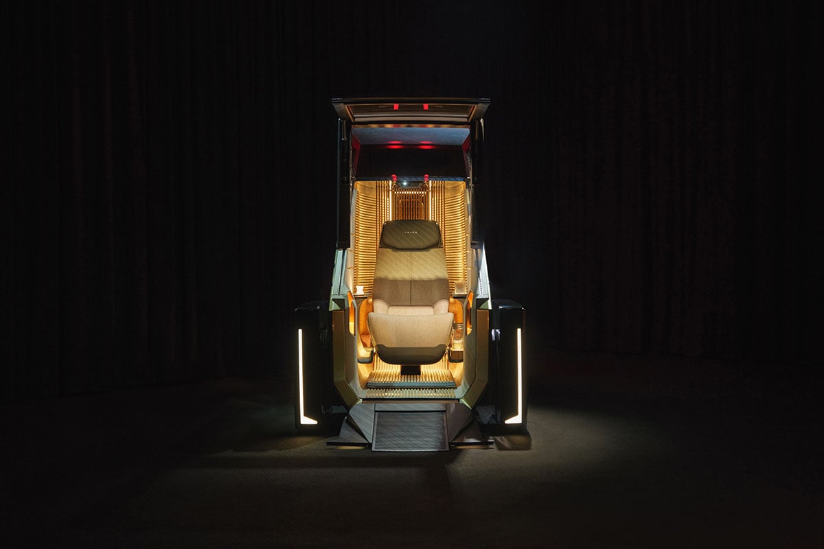 レクサスが提案する小型モビリティ「LEXUS LS Micro Concept」