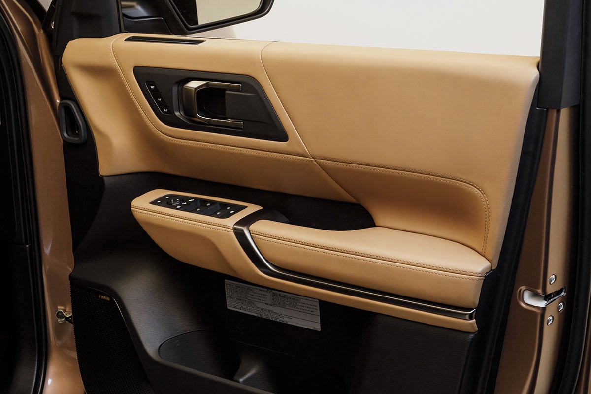 三菱新型「パジェロ」