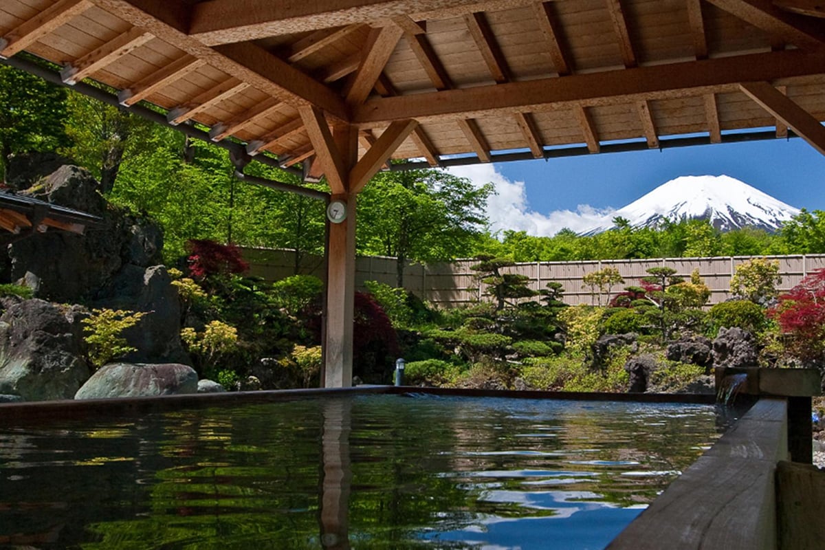 山中湖温泉紅富士の湯