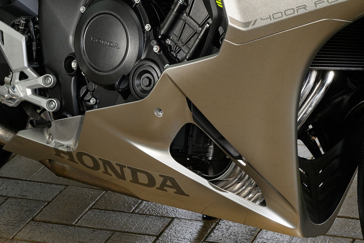 ホンダ新型「CBR400Rフォア Eクラッチ」