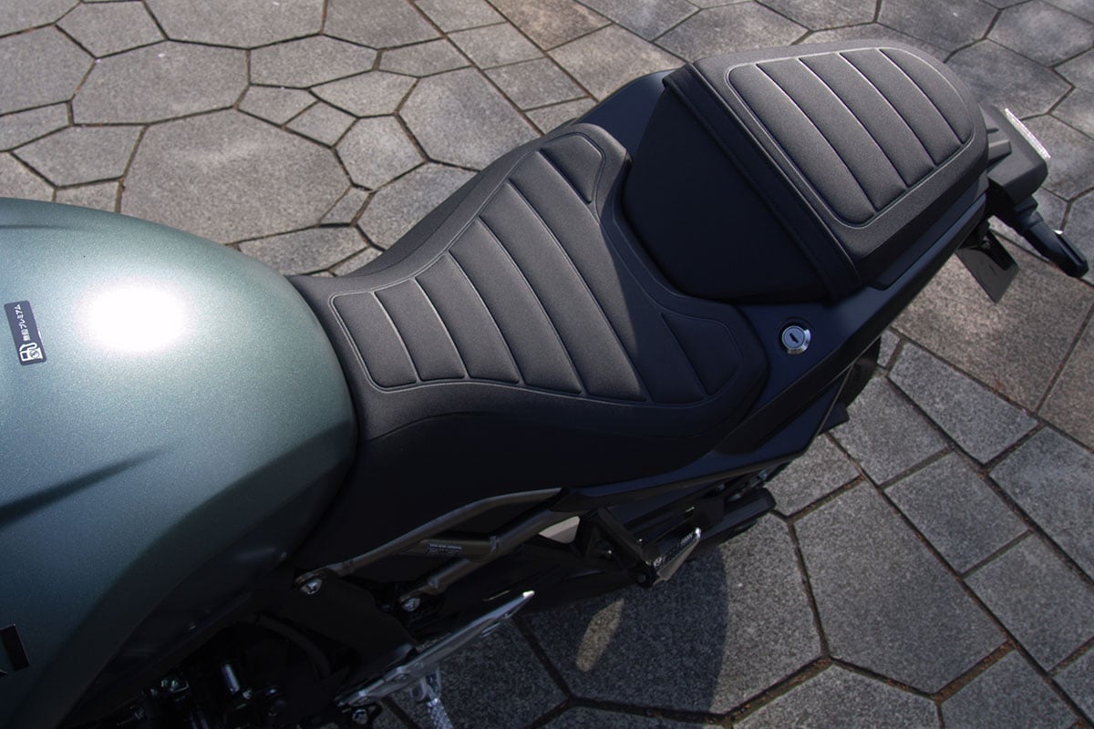 スズキ「GSX-8T」