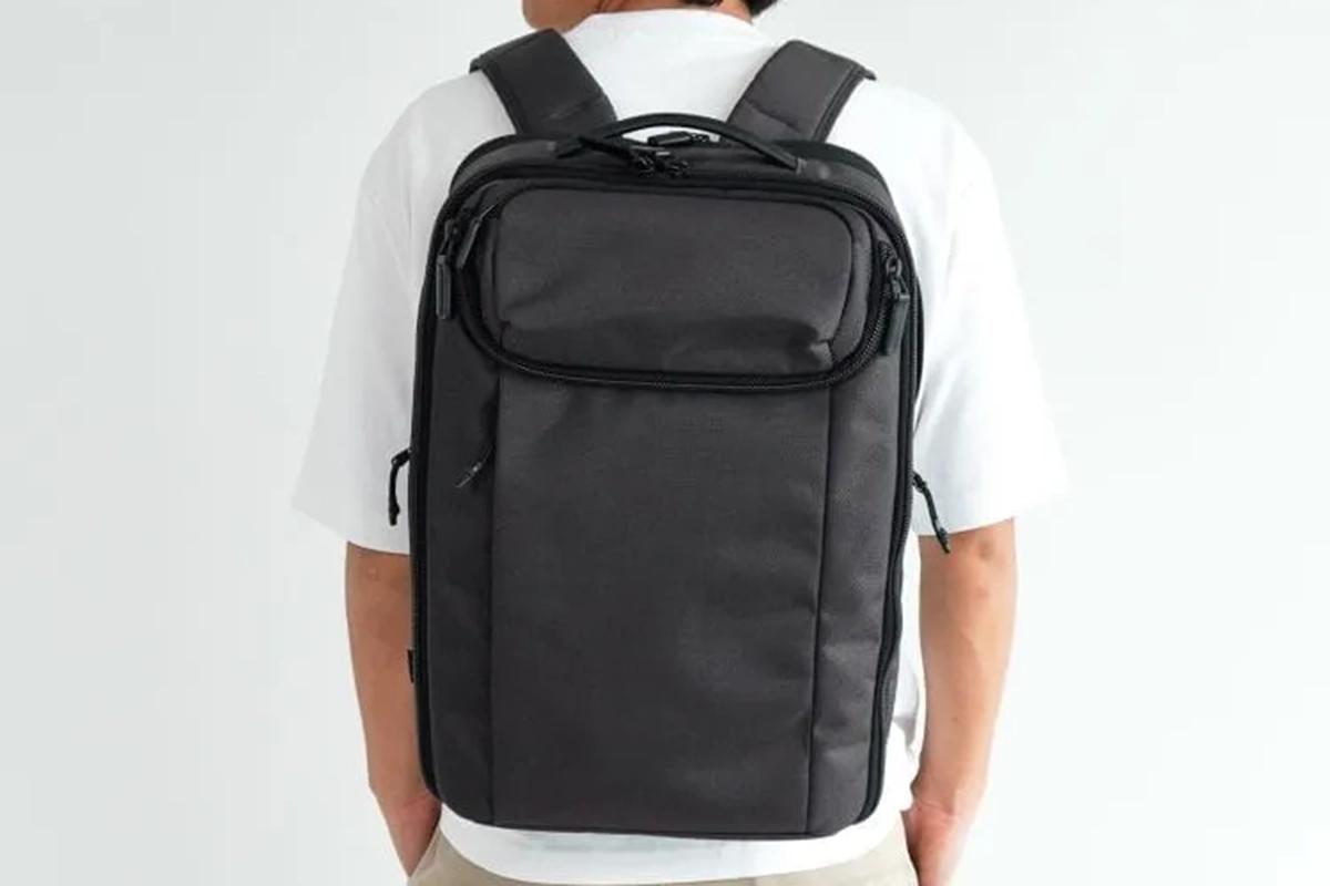 バックパック大（グレー）：3万7400円