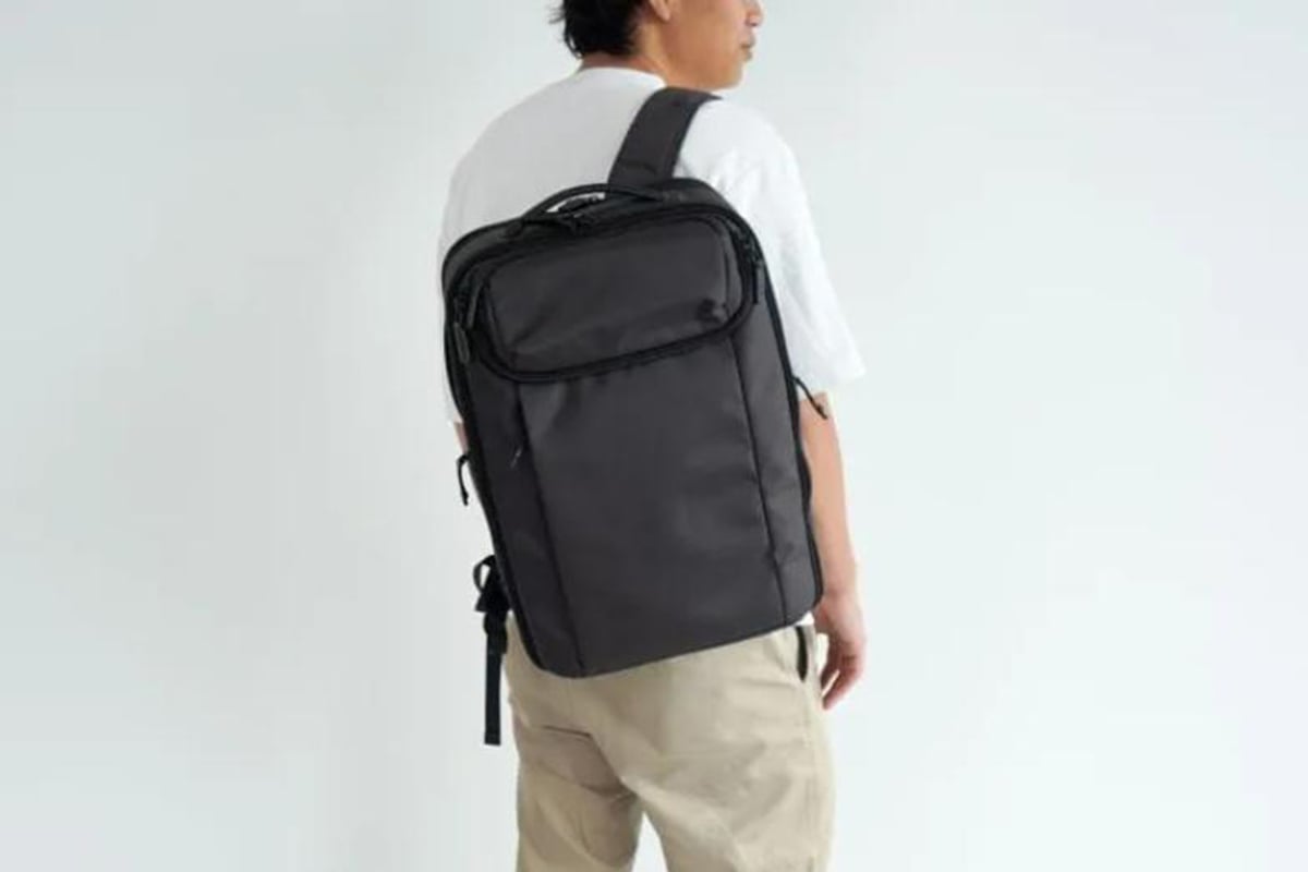 バックパック大（グレー）：3万7400円
