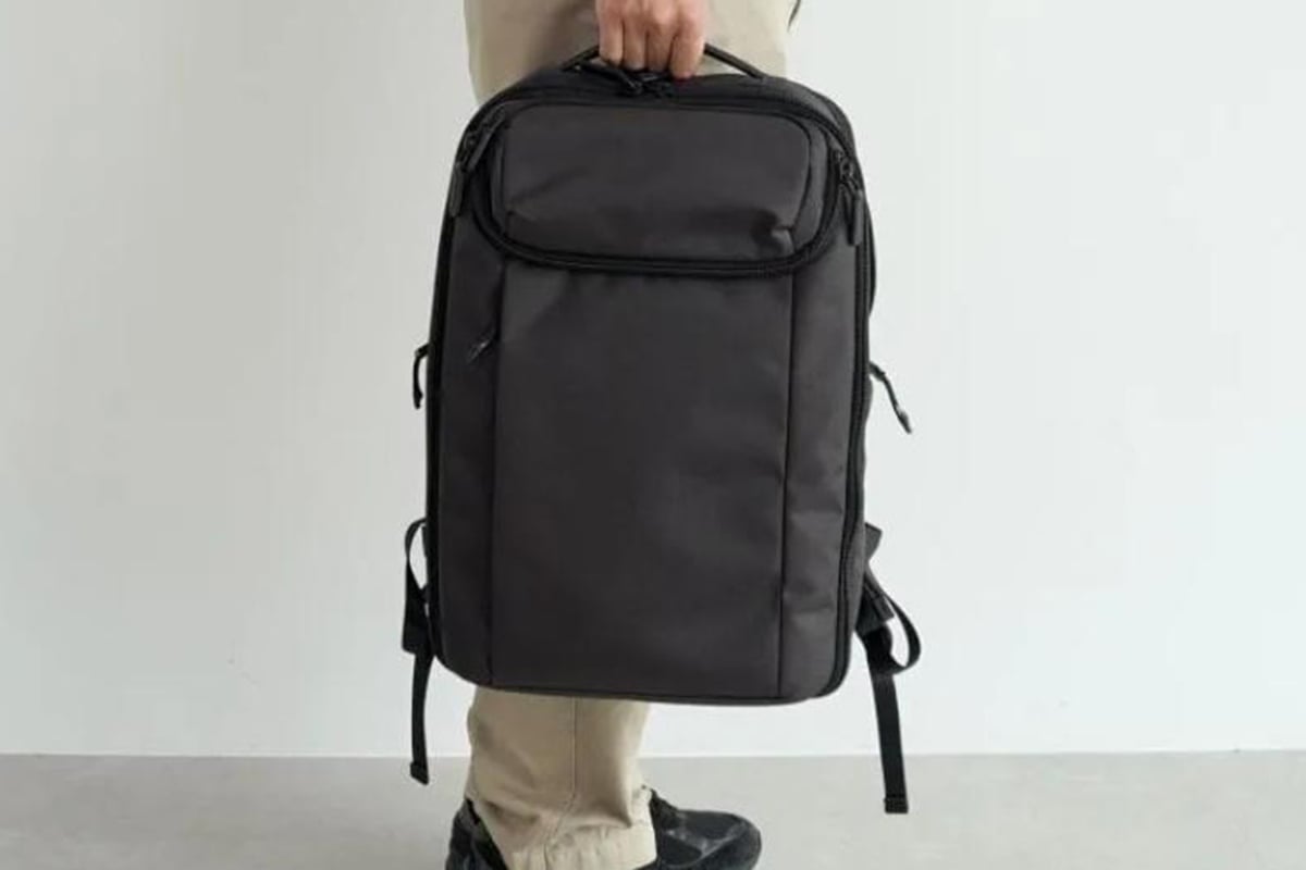 バックパック大（グレー）：3万7400円