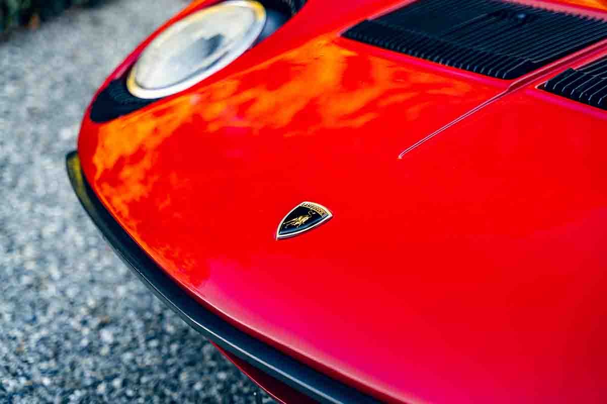 オークションに出品され高値で落札された1969年式ランボルギーニ「ミウラP400S」Simon Gosselin(c)2026 Courtesy of RM Sotheby's